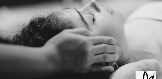 Les bienfaits du massage du cuir chevelu : Comment l’intégrer à votre routine